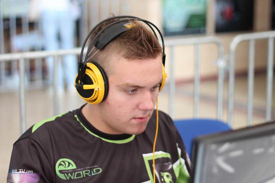 B8 在 StarLadder Budapest Major 2025 第三阶段中获得一个名额，而 TyLoo 被淘汰出局